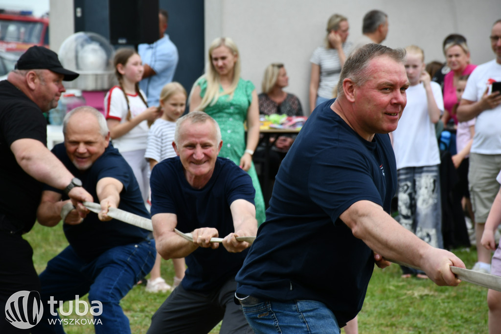 Rodzinna zabawa w Białymbłocie