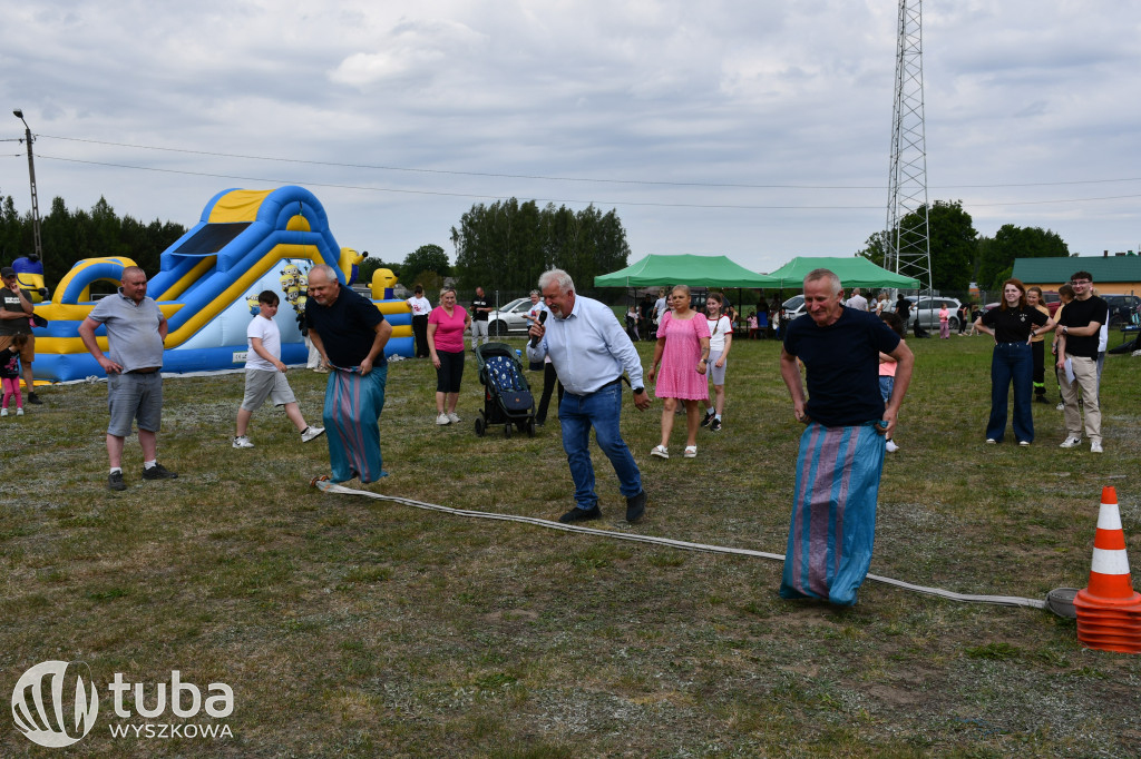 Rodzinna zabawa w Białymbłocie
