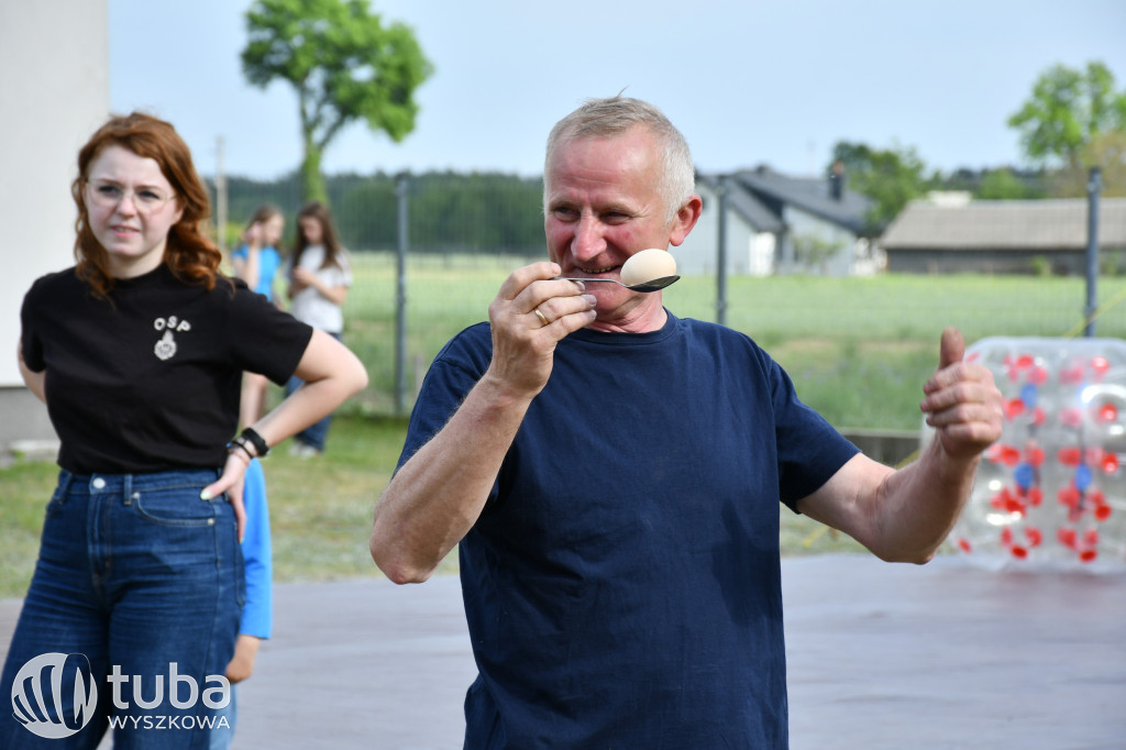 Rodzinna zabawa w Białymbłocie