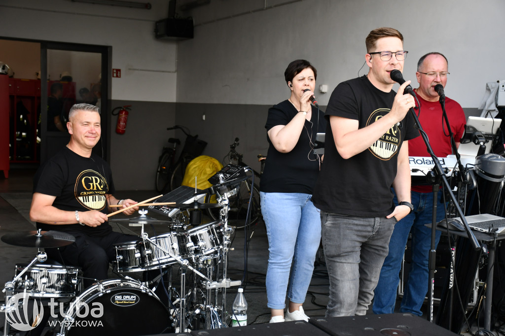 Rodzinna zabawa w Białymbłocie