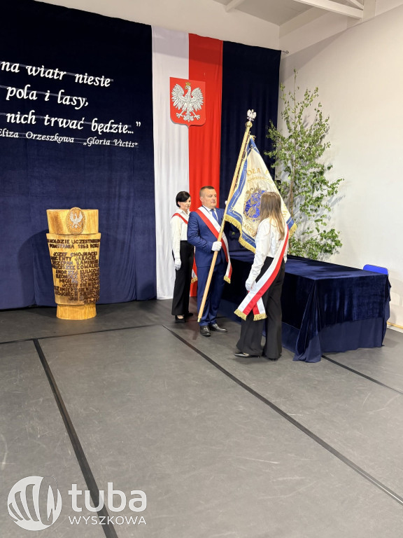 Uroczystość nadania imienia SP w Ulasku