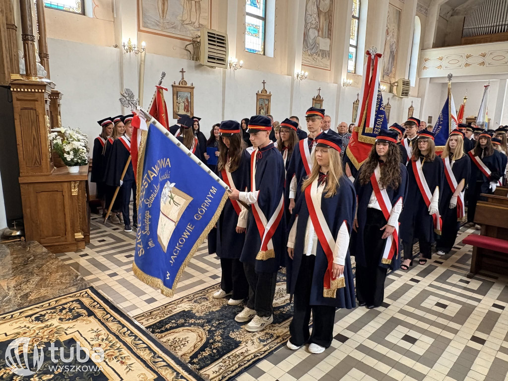 Uroczystość nadania imienia SP w Ulasku