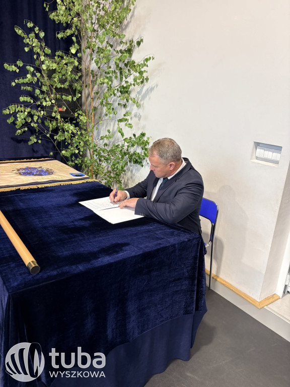 Uroczystość nadania imienia SP w Ulasku