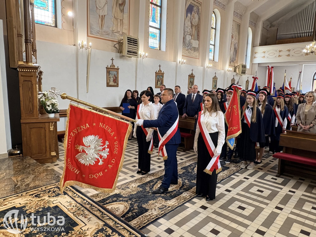 Uroczystość nadania imienia SP w Ulasku