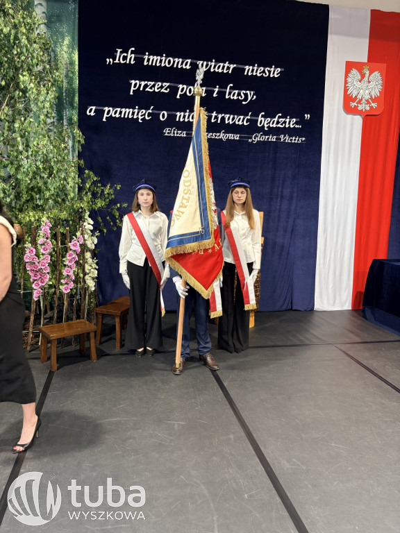 Uroczystość nadania imienia SP w Ulasku