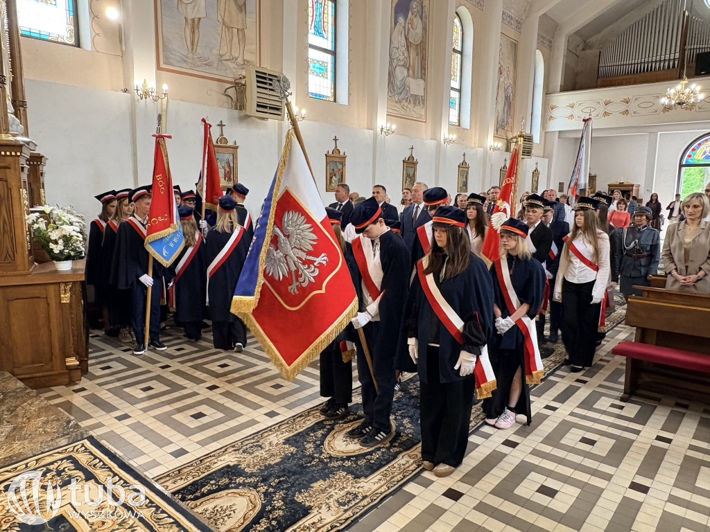 Uroczystość nadania imienia SP w Ulasku