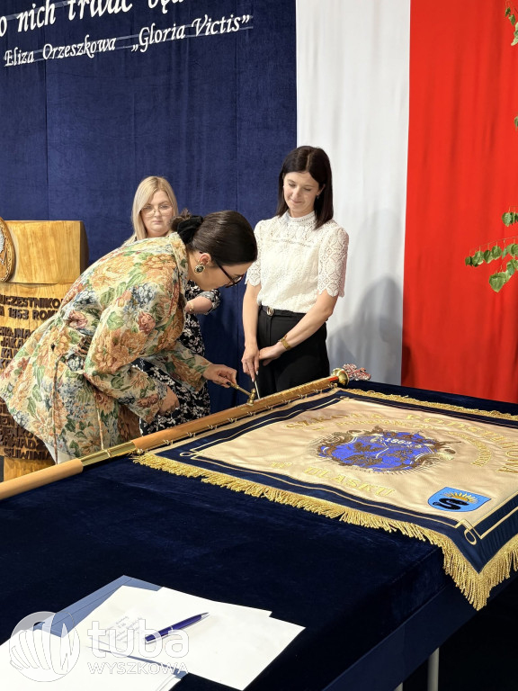 Uroczystość nadania imienia SP w Ulasku