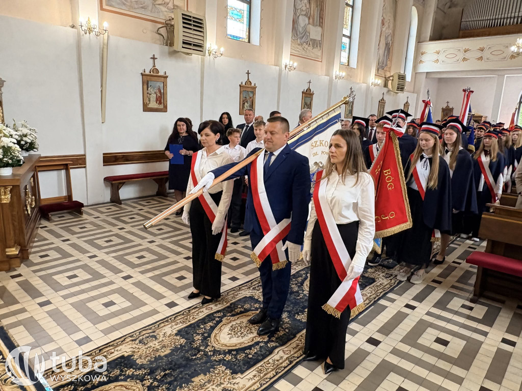 Uroczystość nadania imienia SP w Ulasku