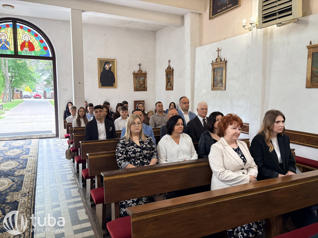 Uroczystość nadania imienia SP w Ulasku