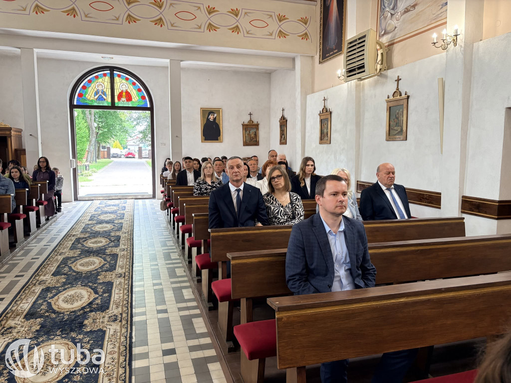 Uroczystość nadania imienia SP w Ulasku