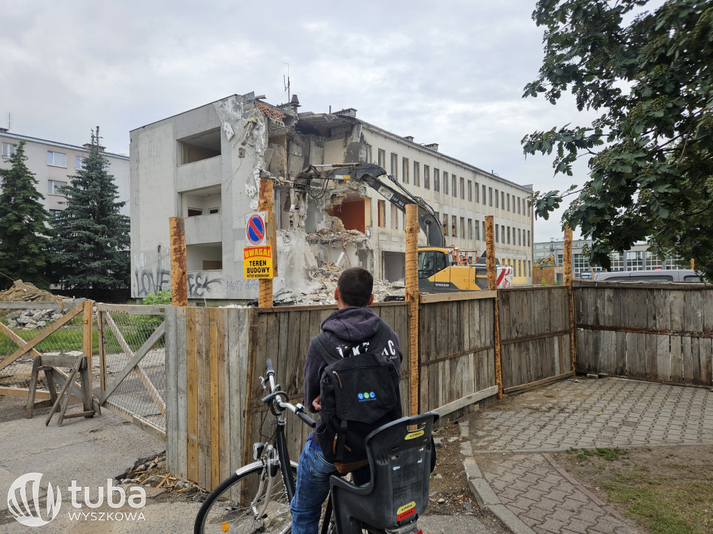 Rozbiórka byłej przychodni zdrowia w Wyszkowie