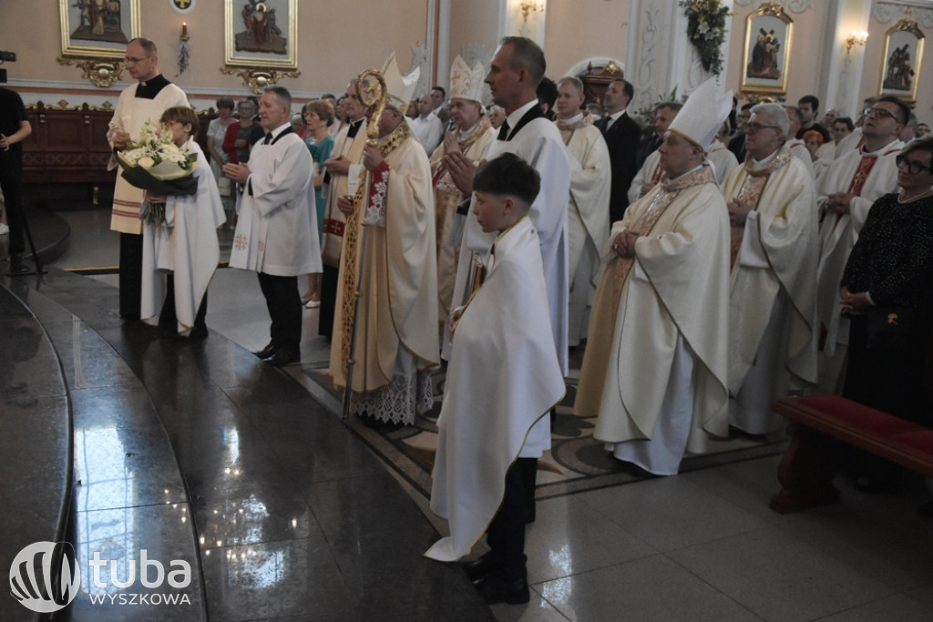 Konsekracja kościoła w parafii Świętej Rodziny