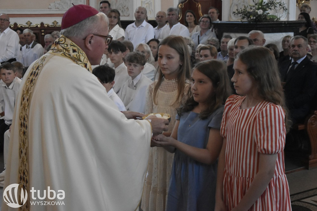 Konsekracja kościoła w parafii Świętej Rodziny