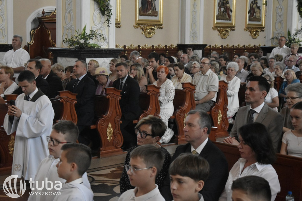 Konsekracja kościoła w parafii Świętej Rodziny