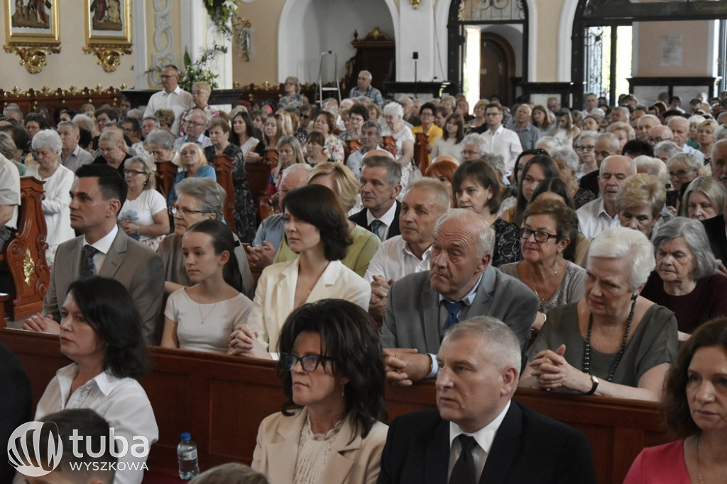 Konsekracja kościoła w parafii Świętej Rodziny