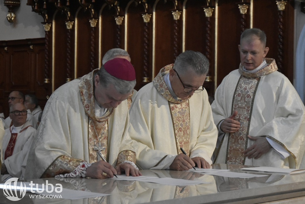 Konsekracja kościoła w parafii Świętej Rodziny