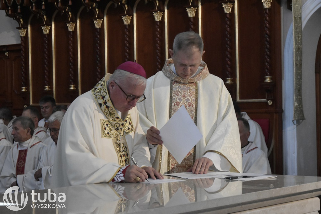 Konsekracja kościoła w parafii Świętej Rodziny