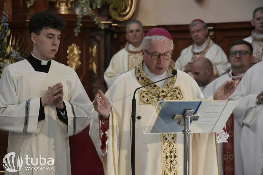Konsekracja kościoła w parafii Świętej Rodziny