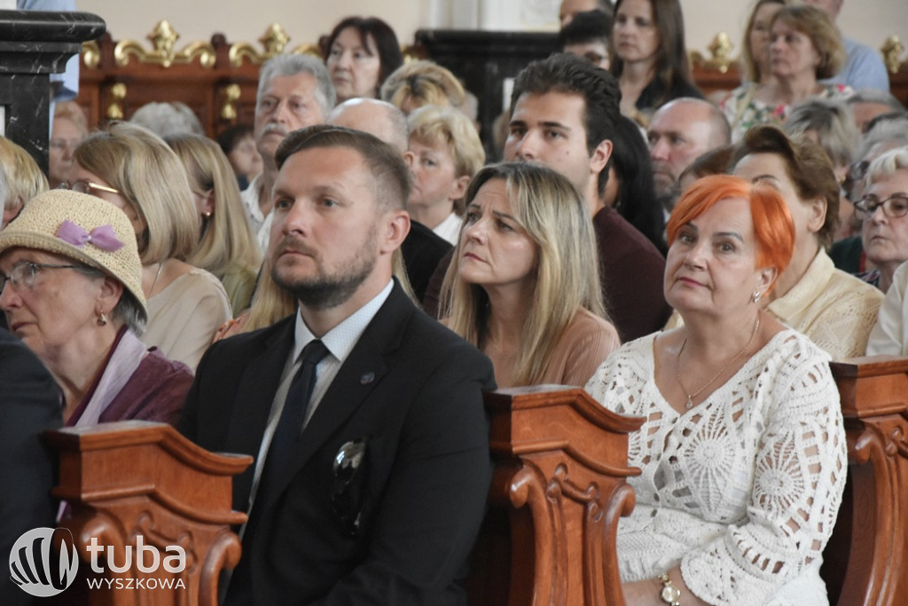 Konsekracja kościoła w parafii Świętej Rodziny
