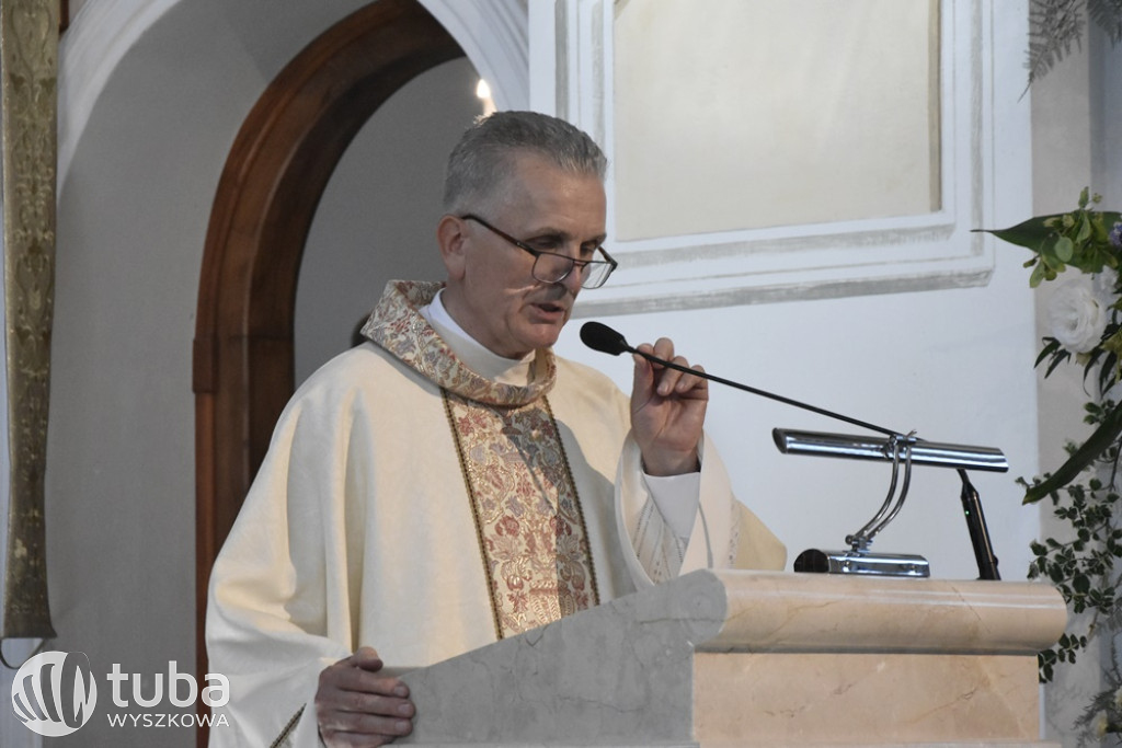 Konsekracja kościoła w parafii Świętej Rodziny