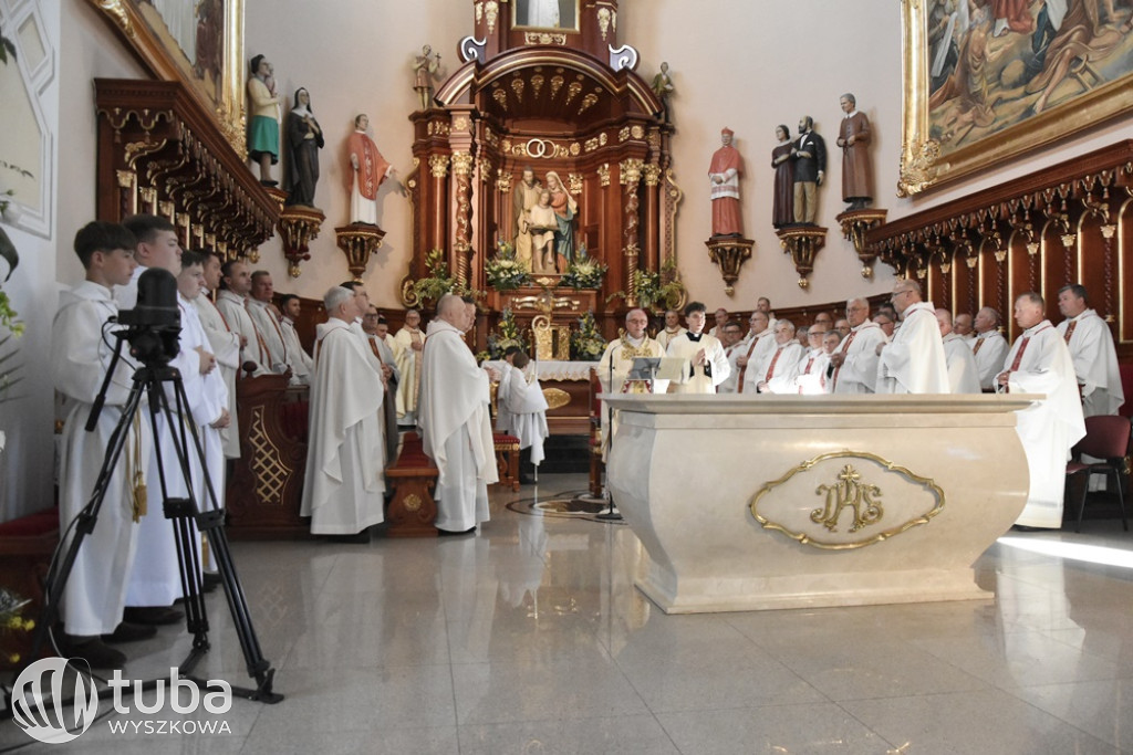 Konsekracja kościoła w parafii Świętej Rodziny