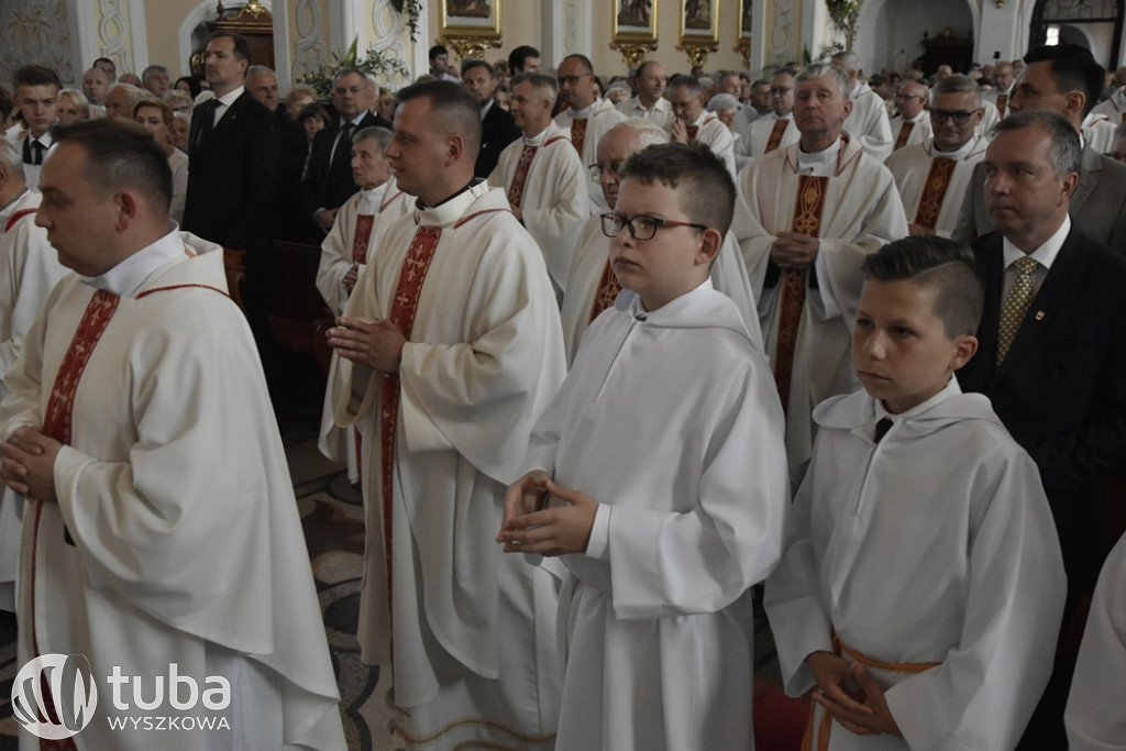 Konsekracja kościoła w parafii Świętej Rodziny