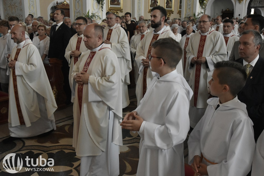 Konsekracja kościoła w parafii Świętej Rodziny