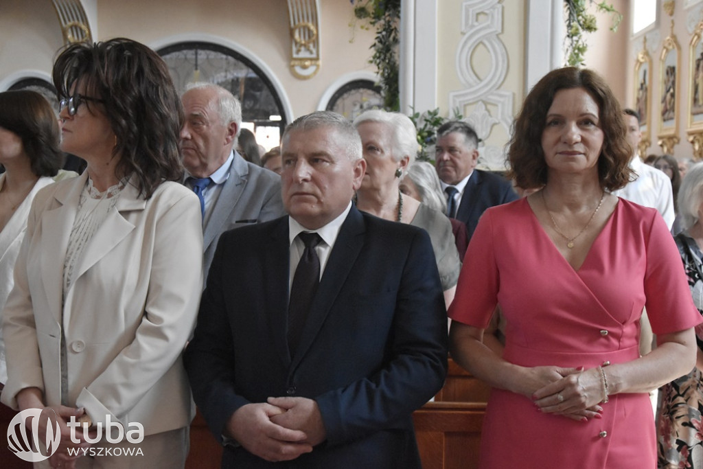 Konsekracja kościoła w parafii Świętej Rodziny