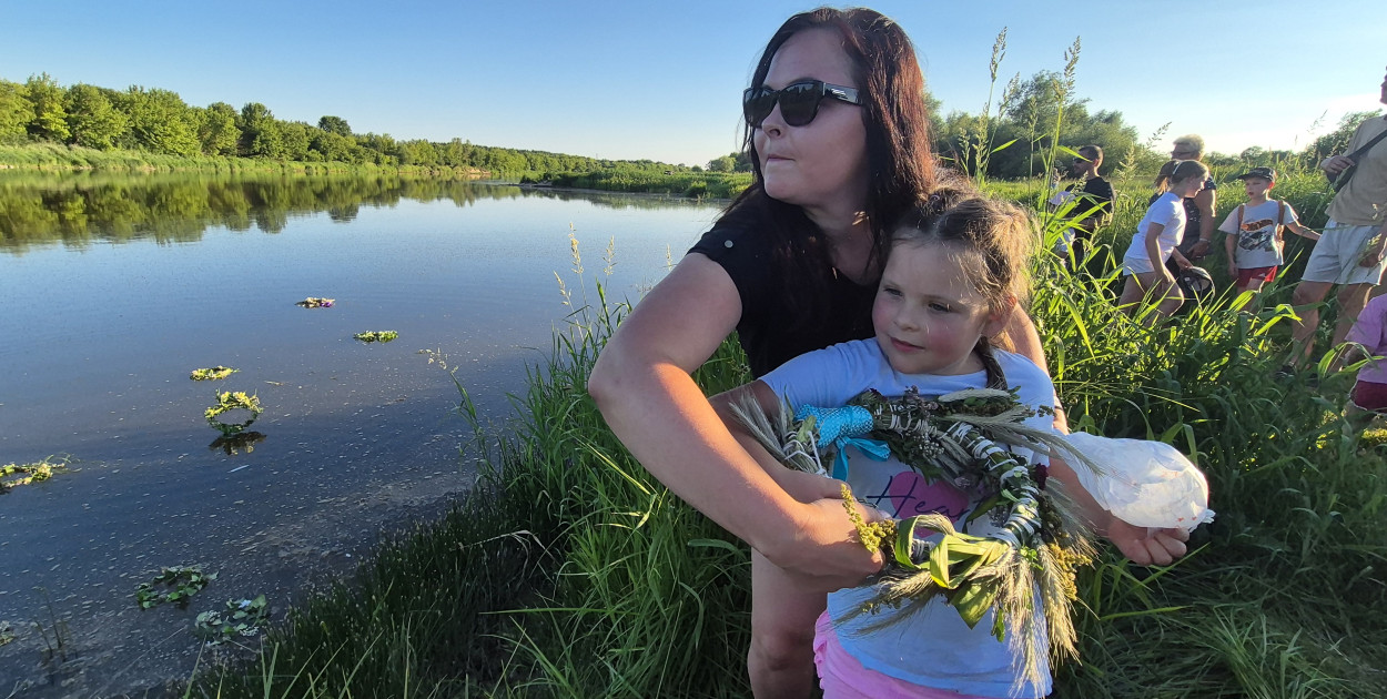 Piknik i wianki nad Bugiem w Rybienku Starym
