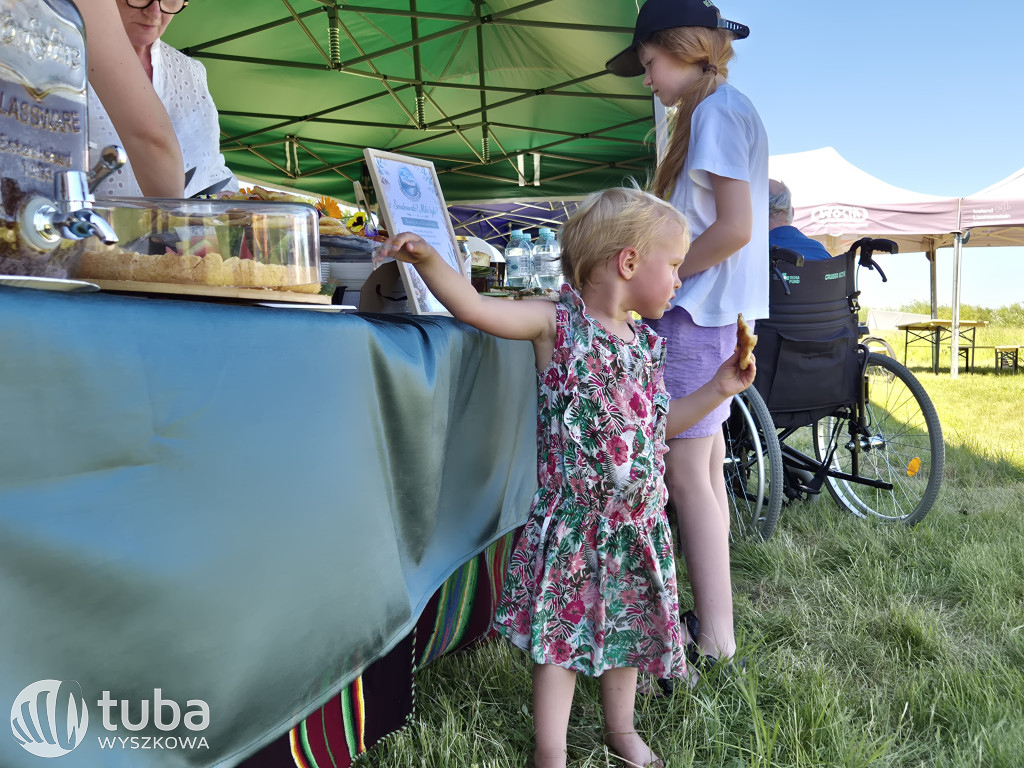Piknik i wianki nad Bugiem w Rybienku Starym