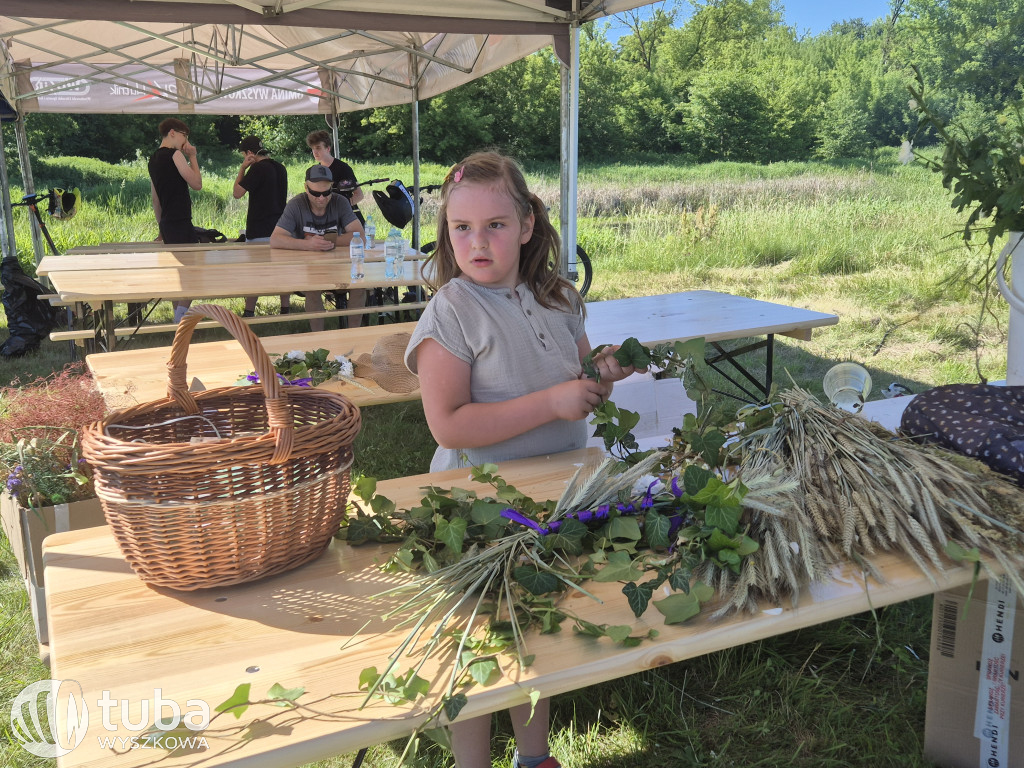 Piknik i wianki nad Bugiem w Rybienku Starym