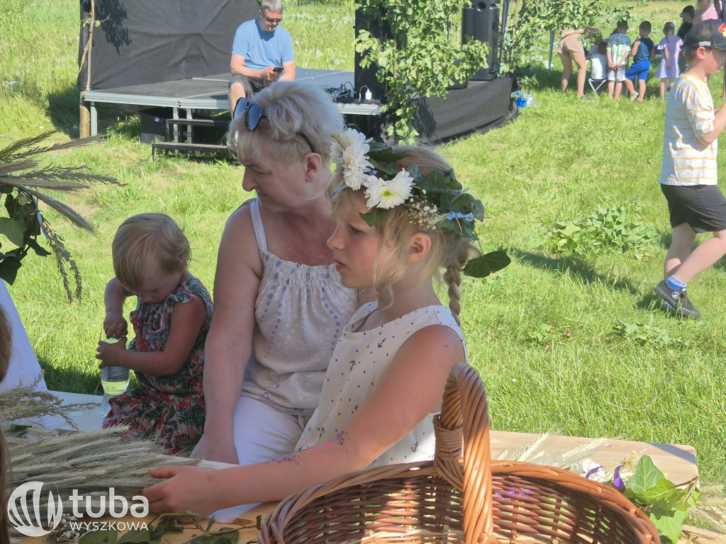 Piknik i wianki nad Bugiem w Rybienku Starym