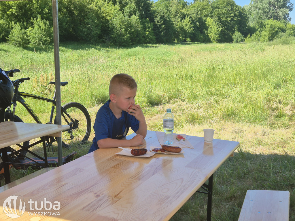Piknik i wianki nad Bugiem w Rybienku Starym