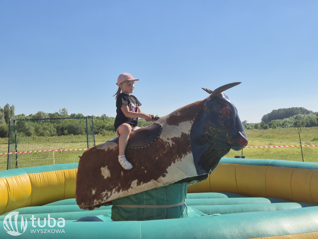 Piknik i wianki nad Bugiem w Rybienku Starym
