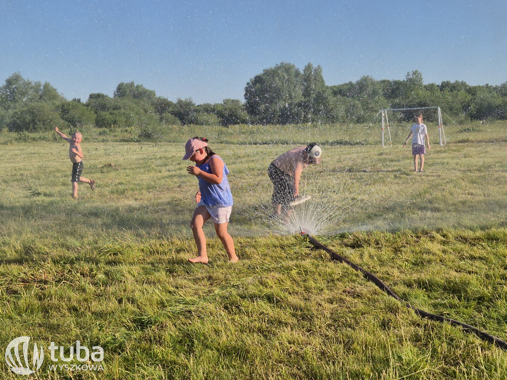 Piknik i wianki nad Bugiem w Rybienku Starym