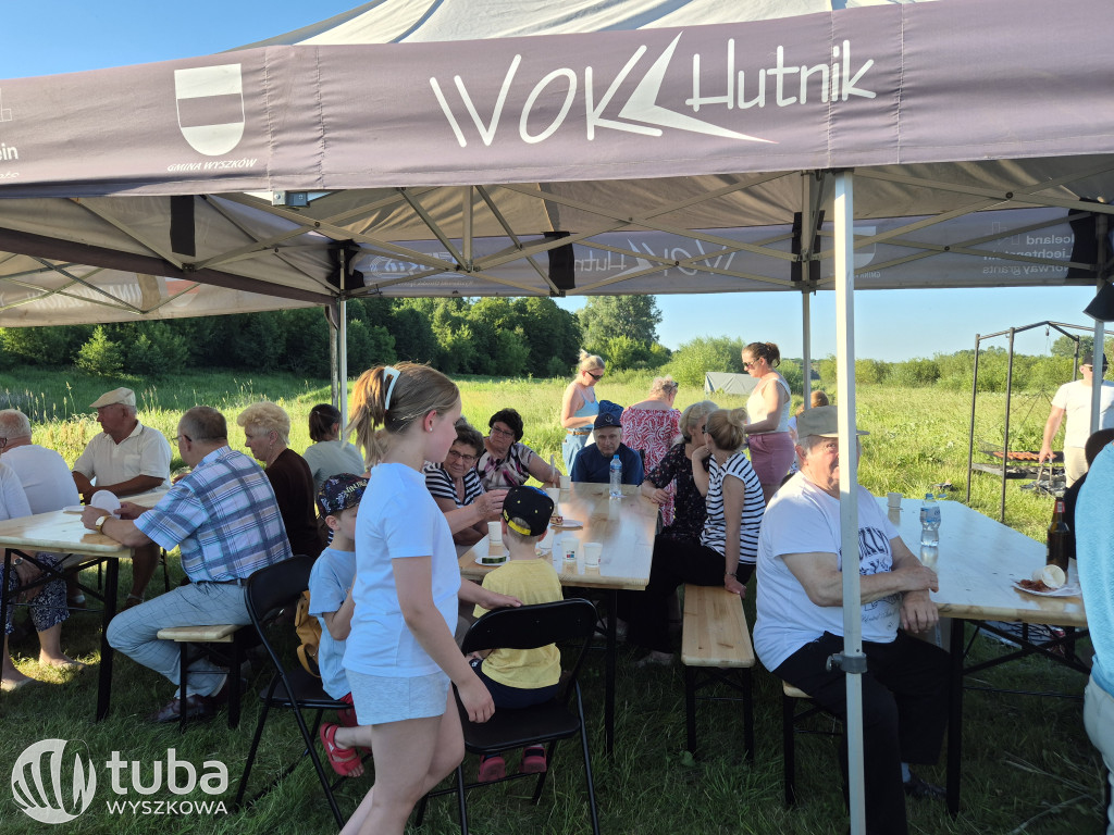 Piknik i wianki nad Bugiem w Rybienku Starym