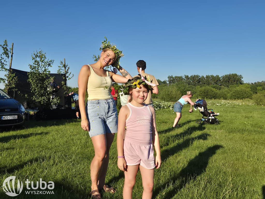 Piknik i wianki nad Bugiem w Rybienku Starym