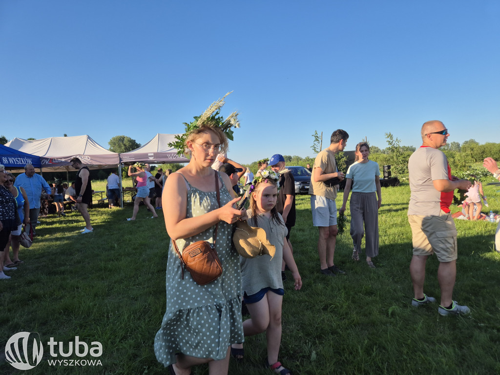 Piknik i wianki nad Bugiem w Rybienku Starym
