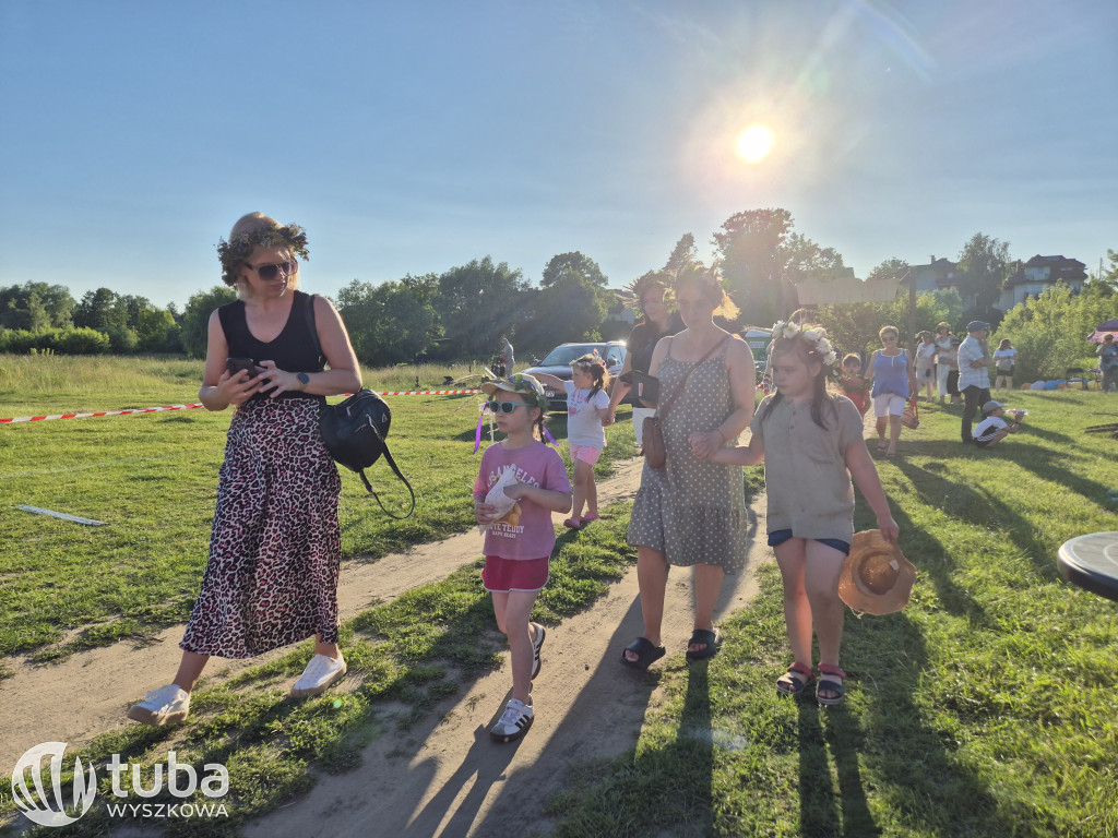 Piknik i wianki nad Bugiem w Rybienku Starym