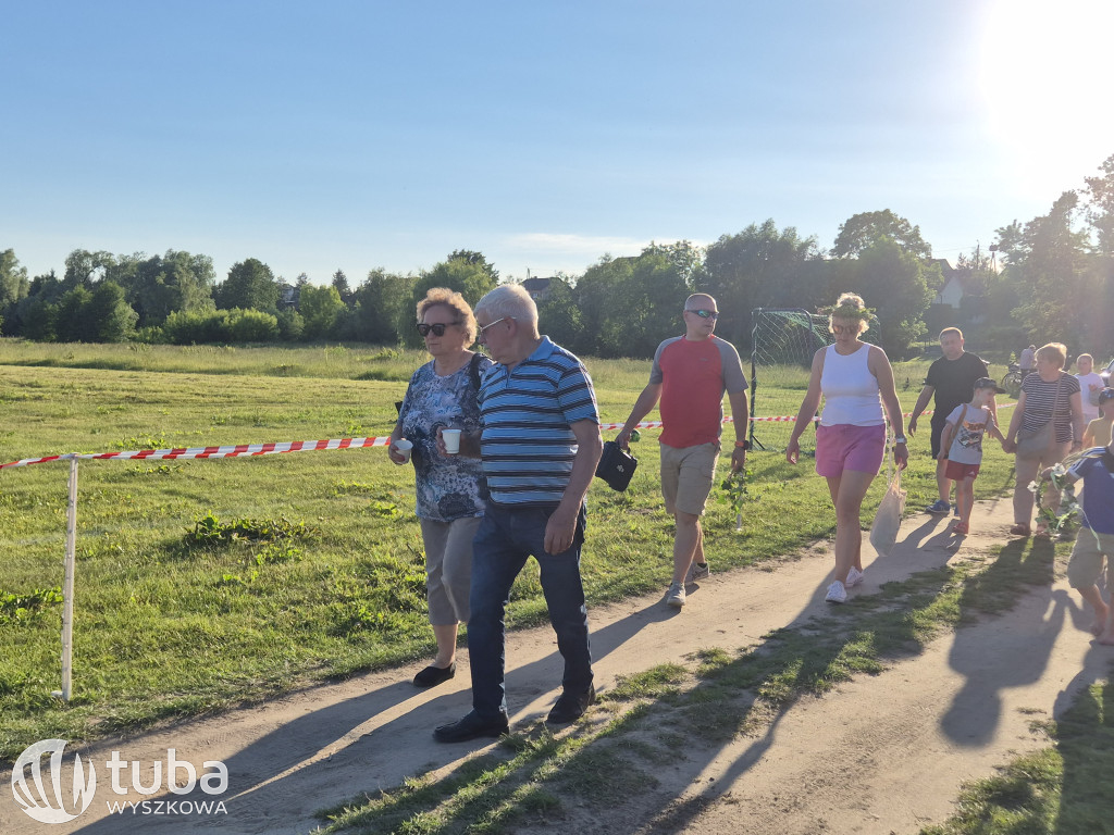 Piknik i wianki nad Bugiem w Rybienku Starym
