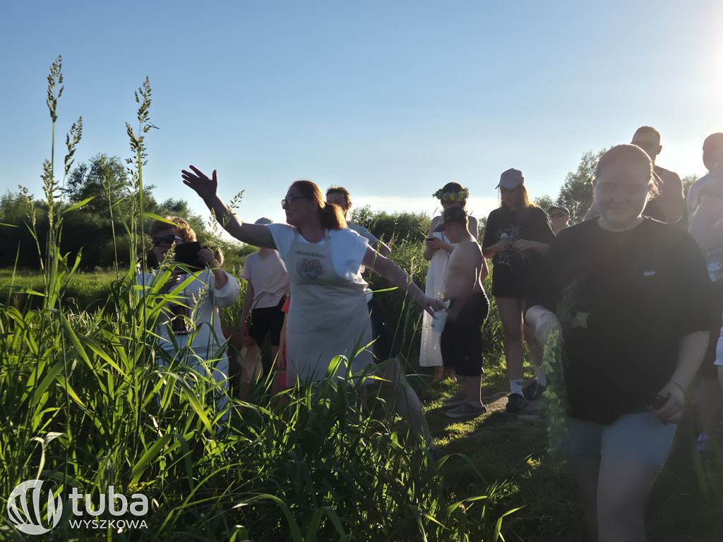 Piknik i wianki nad Bugiem w Rybienku Starym