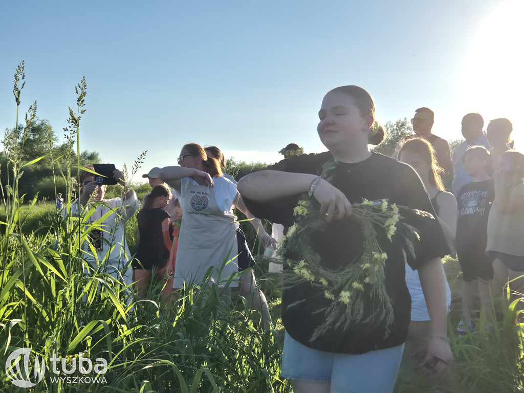 Piknik i wianki nad Bugiem w Rybienku Starym