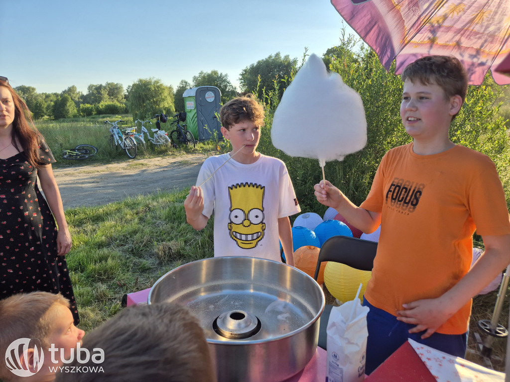 Piknik i wianki nad Bugiem w Rybienku Starym