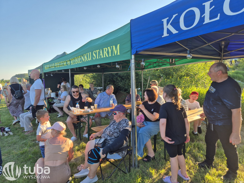 Piknik i wianki nad Bugiem w Rybienku Starym