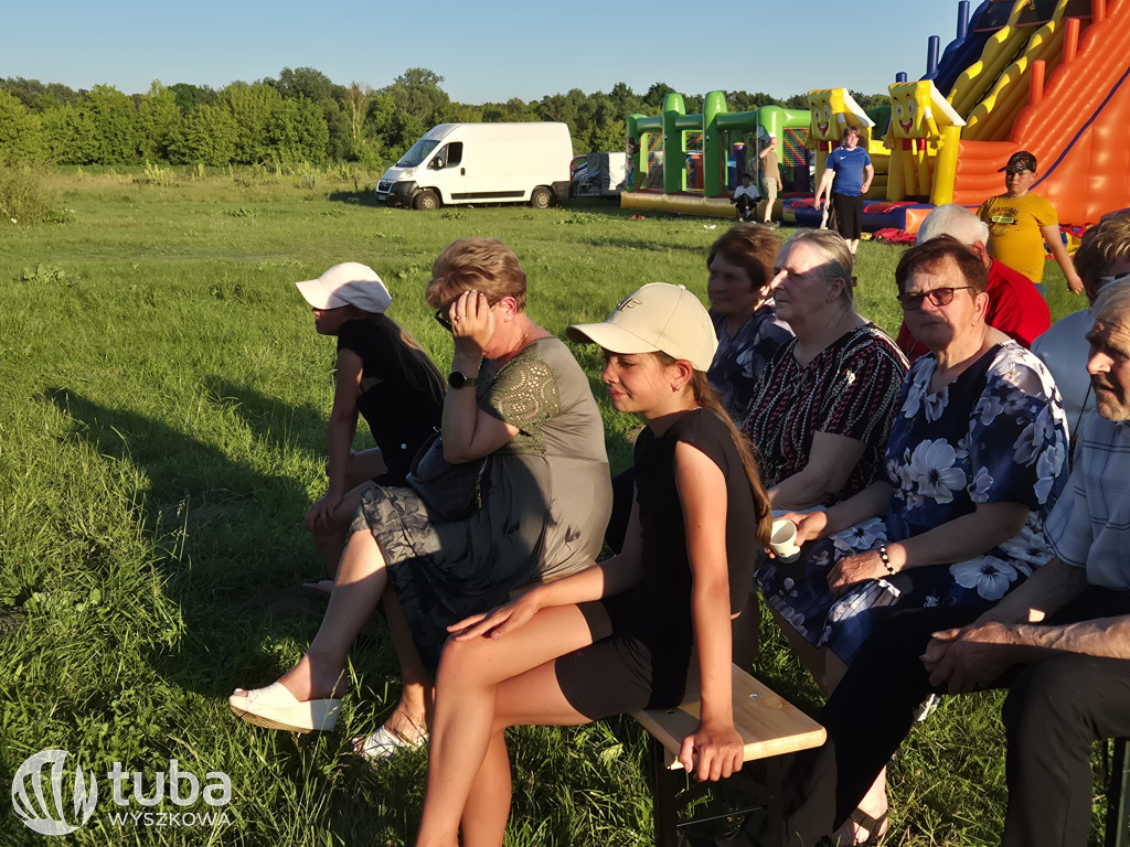 Piknik i wianki nad Bugiem w Rybienku Starym