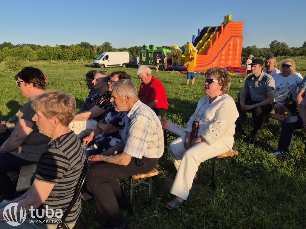 Piknik i wianki nad Bugiem w Rybienku Starym