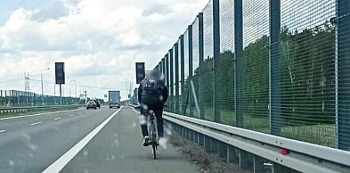 Rowerzysta na ekspresówce. Interweniowała policja
