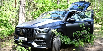Kradzież luksusowego mercedesa. Prokuratura ujawnia szczegóły