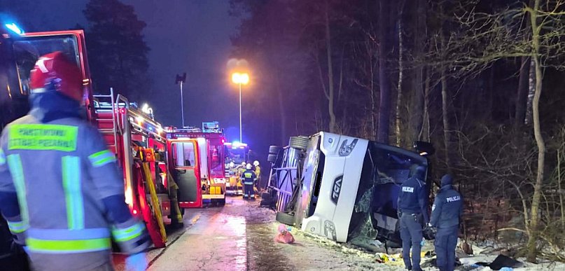 Wypadek autobusu. Przewoźnik wyraża wdzięczność i wsparcie