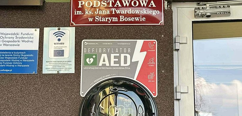 AED na budynku szkoły. Wspólna inicjatywa dla bezpieczeństwa mieszkańców